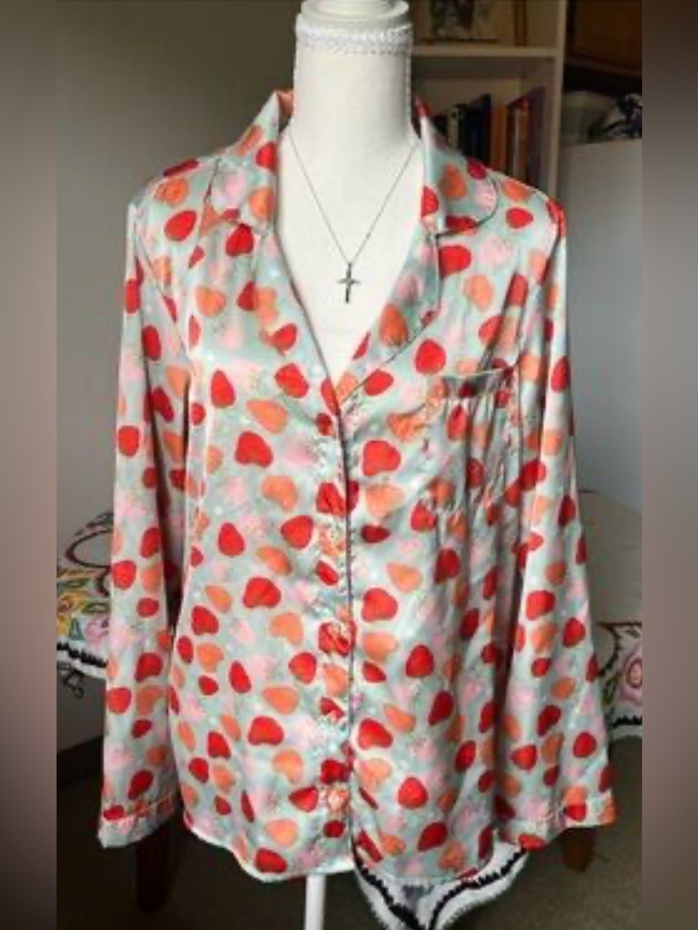 Serra Medium Silky Pajama Set –Strawberry pastels - Picture 3 of 13